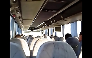 BUS FUN DRKANJE KURCA U BUS